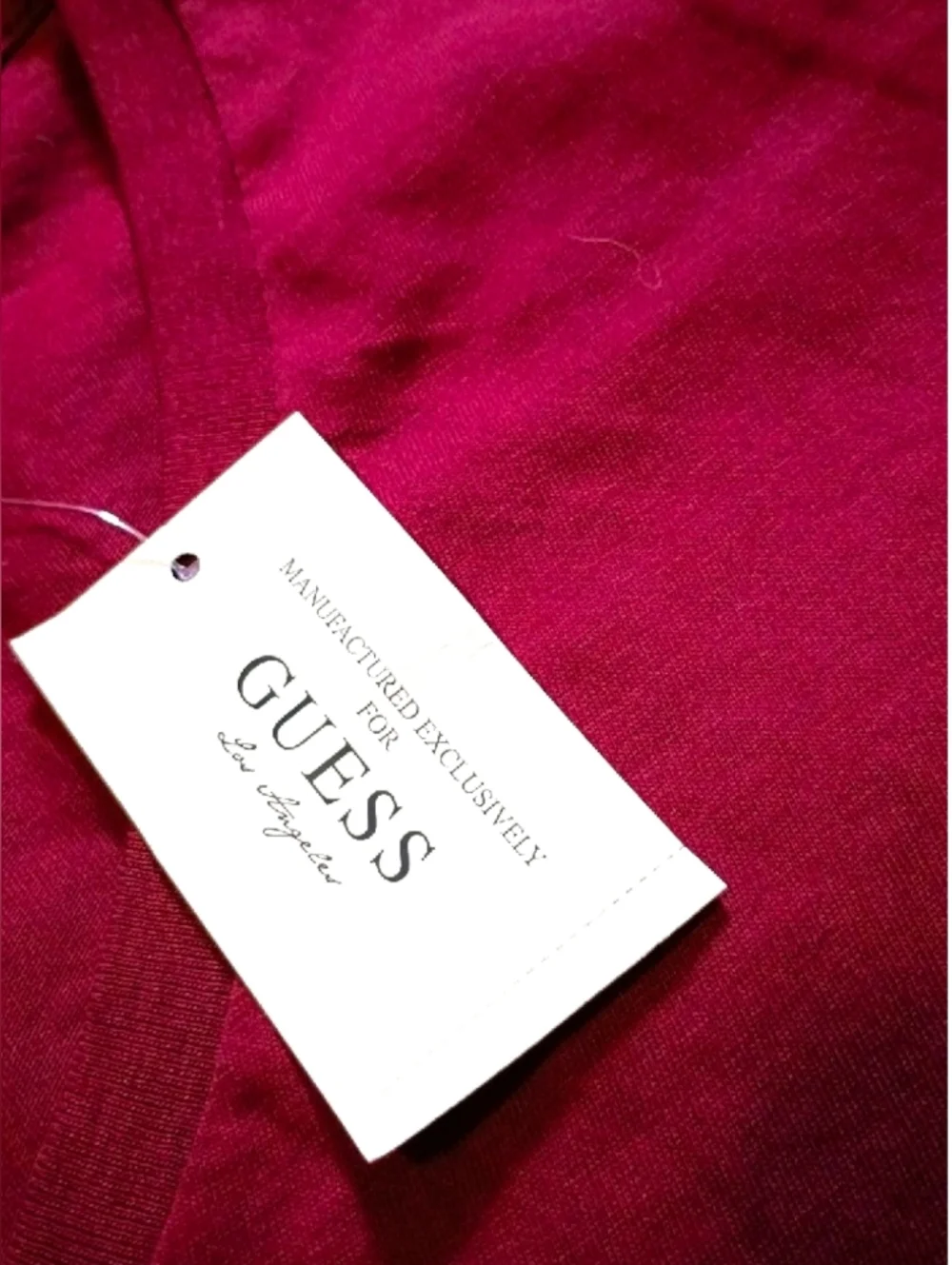 NWT GUESS Men's Burgundy V-Neck Logo Tee Sz. LG - Picture 3 of 11